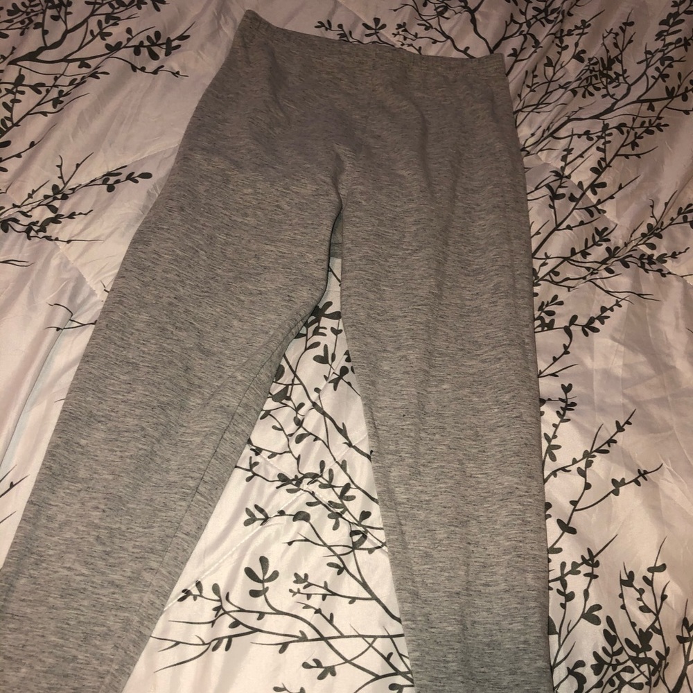 grey leggings